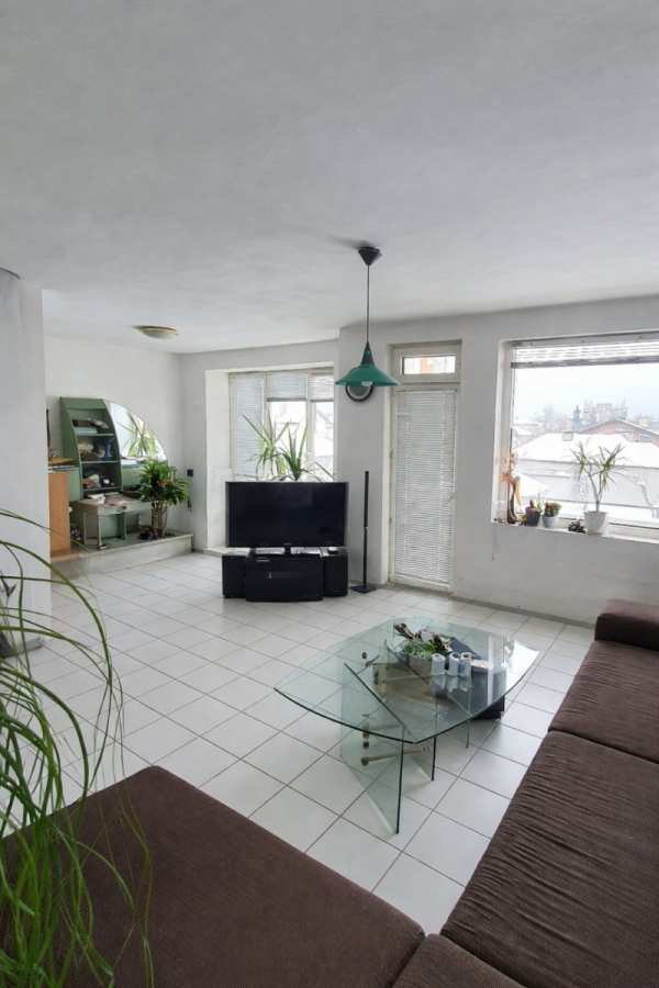 Продава 3-стаен, гр. монтана, широк център