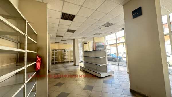 Продава  магазин град Габрово, Център
      212 кв.м