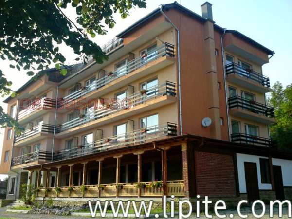 Продава  хотел с. Типченица, област Враца
      1300 кв.м