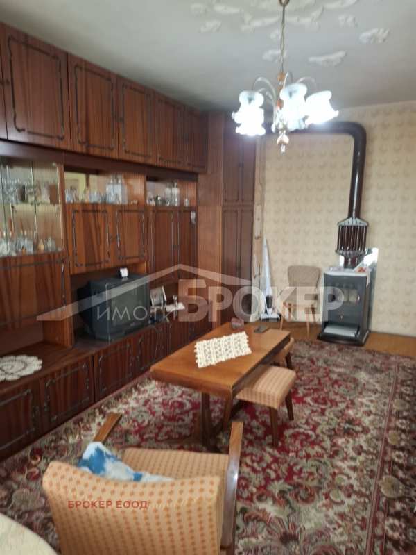 Продава 3-стаен, гр. сливен, клуцохор