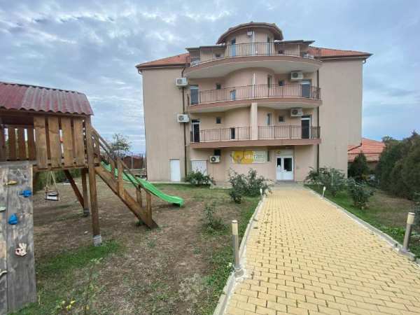 Продава хотел, с. емона, област бургас
