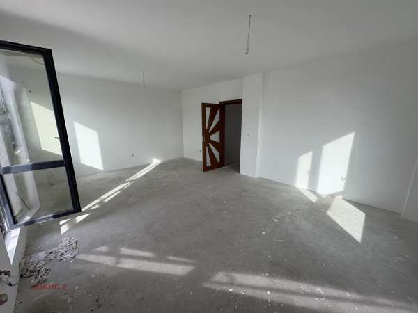 Продава 4-стаен, гр. варна, виница