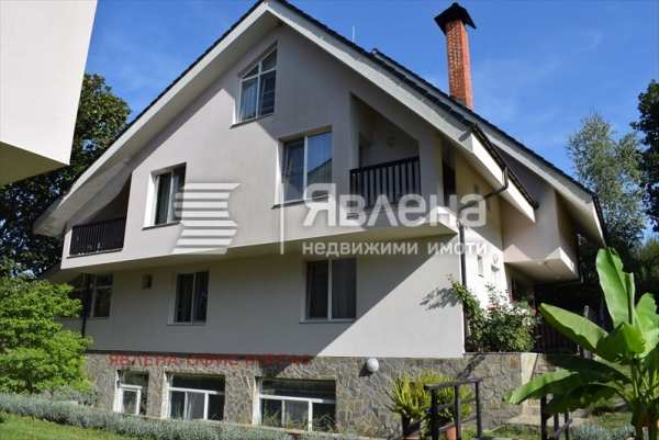 Продава  хотел с. Писменово, област Бургас
      968 кв.м