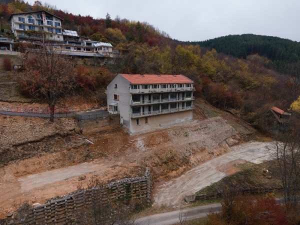 Продава хотел, с. шипково, област ловеч