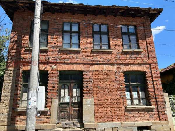 Продава къща, с. лешница, област ловеч