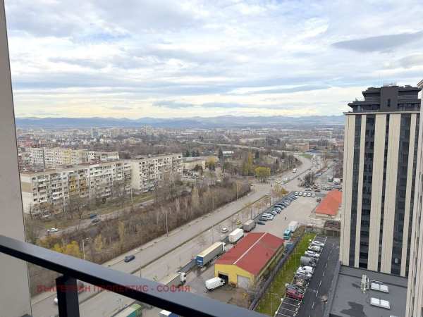Продава 3-стаен, гр. софия, банишора