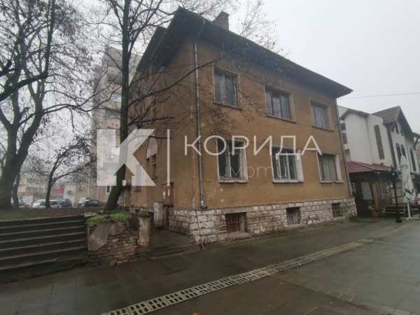 Продава къща, гр. лом, област монтана