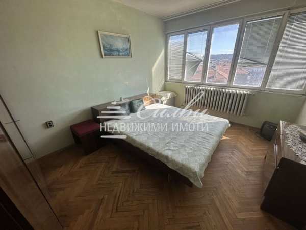 Продава 4-стаен, гр. търговище, център