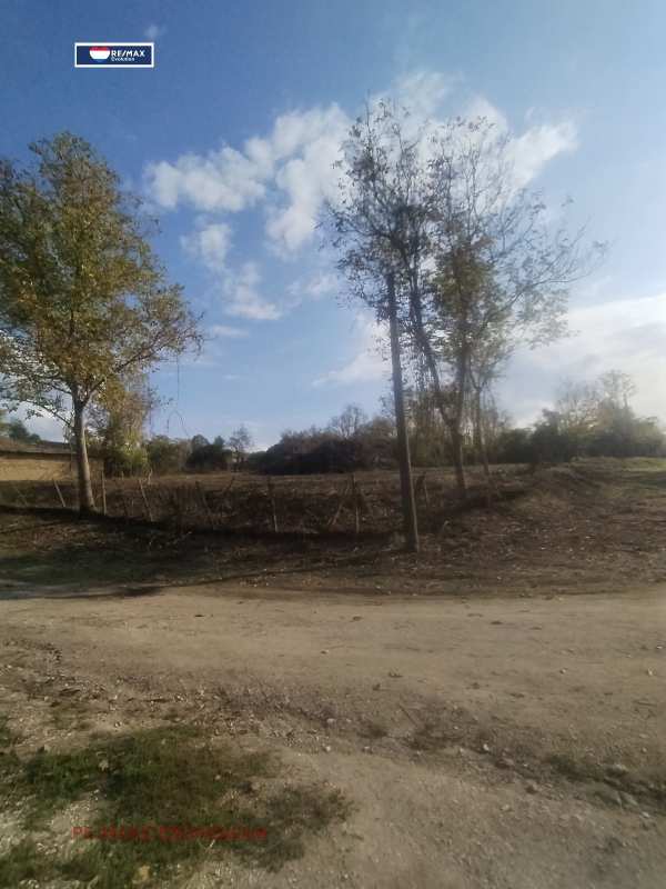 Продава парцел, с. помощица, област търговище