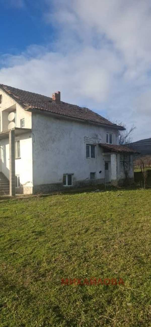 Продава къща, с. тъжа, област стара загора