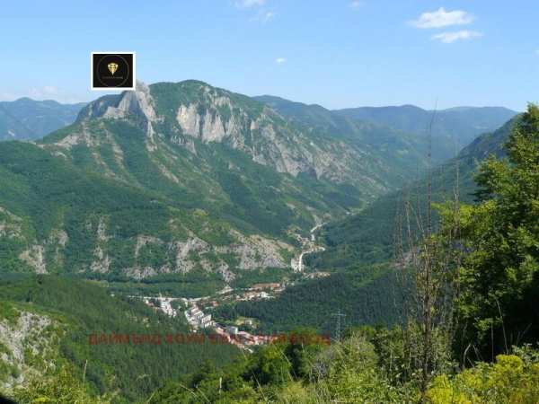 Продава парцел, гр. лъки, област пловдив