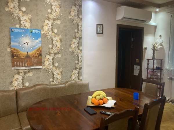 Продава  3-стаен град Добрич, Център
      85 кв.м