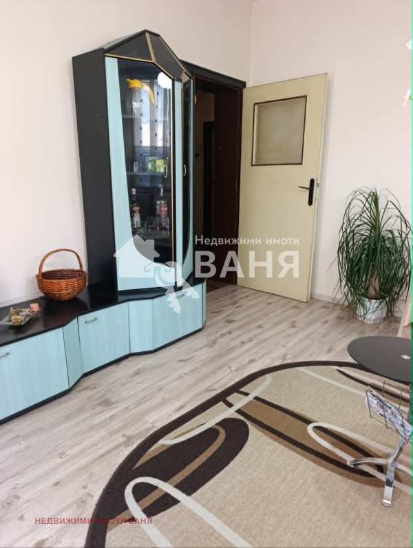 Продава етаж от къща, гр. карлово, област пловдив