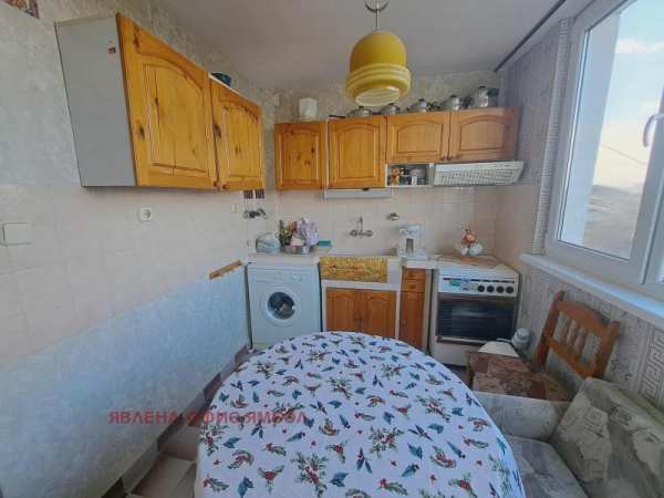 Продава 2-стаен, гр. ямбол, златен рог