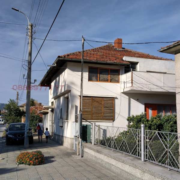 Продава къща, гр. стрелча, област пазарджик