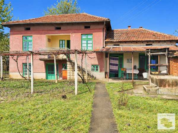 Продава къща, с. долна липница, област велико търново