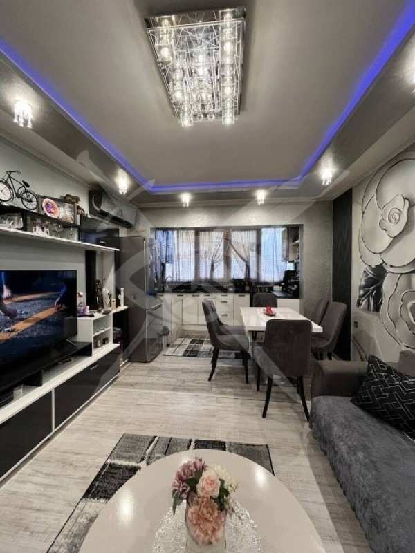 Продава  многостаен град Бургас, Меден рудник - зона А
      90 кв.м