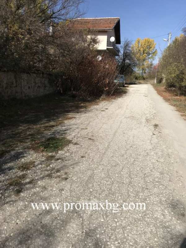 Продава парцел, с. долно камарци, област софия област