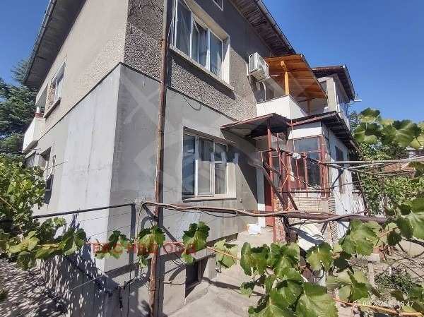 Продава етаж от къща, гр. първомай, област пловдив