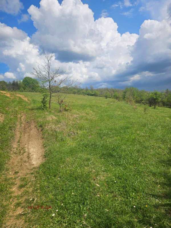 Продава парцел, гр. априлци, област ловеч
