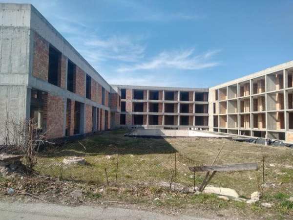 Продава  хотел с. Минерални бани, област Хасково
      7000 кв.м