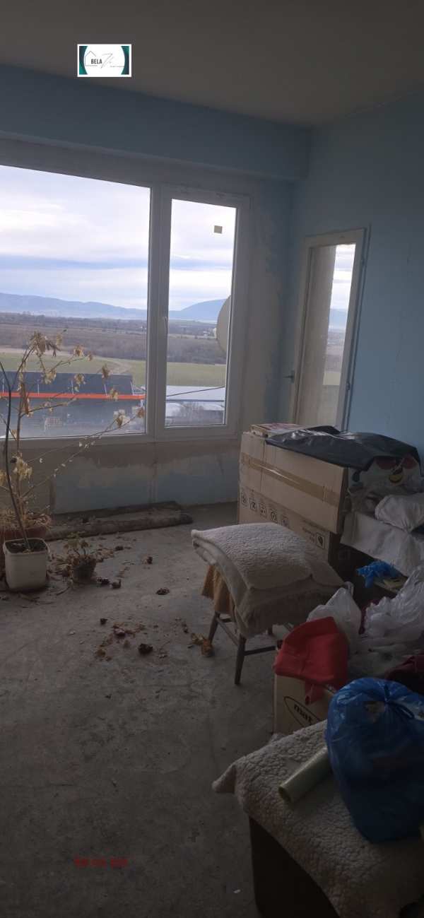 Продава 4-стаен, гр. радомир, област перник