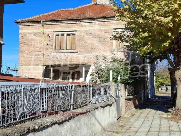 Продава къща, гр. елхово, област ямбол