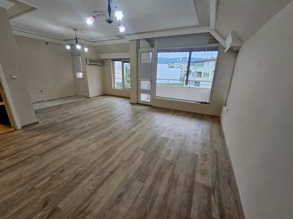 Продава 3-стаен, гр. кърджали, възрожденци