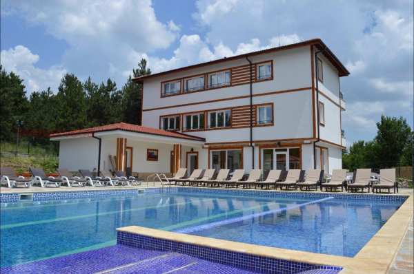 Продава хотел, с. минерални бани, област хасково