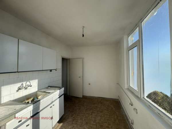 Продава 1-стаен, гр. ямбол, център