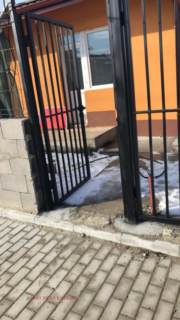 Продава 2-стаен, с. баня, област благоевград