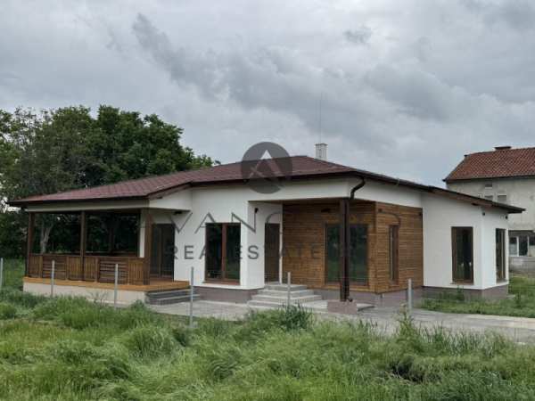 Продава  къща с. Цалапица, област Пловдив
      128 кв.м