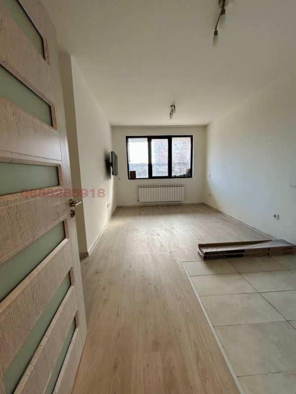 Продава ателие, таван, гр. софия, банишора