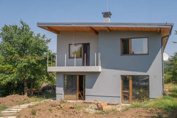 Продава къща, с. големо бучино, област перник