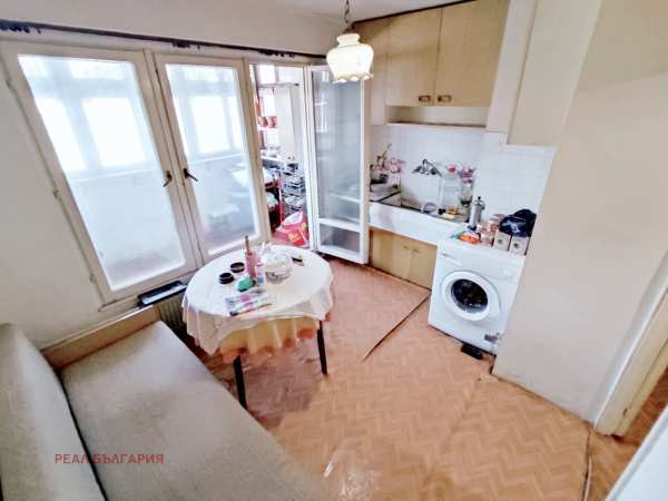 Продава 2-стаен, гр. русе, родина 1