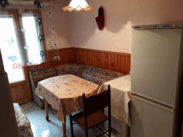 Продава 4-стаен, гр. благоевград, идеален център