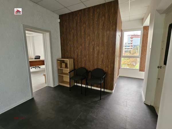 Продава офис, гр. пазарджик, идеален център