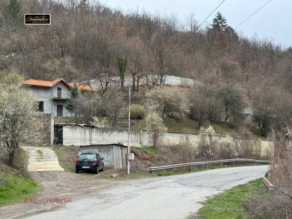 Продава вила, с. реброво, област софия област