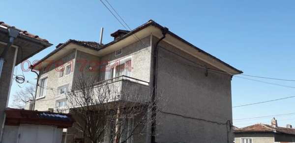 Продава етаж от къща, гр. разград, варош