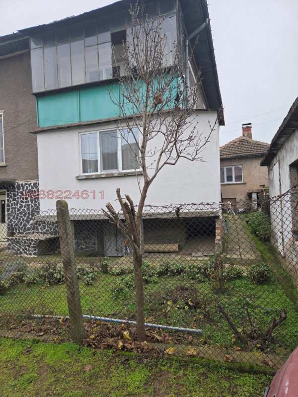 Продава етаж от къща, гр. монтана, кошарник