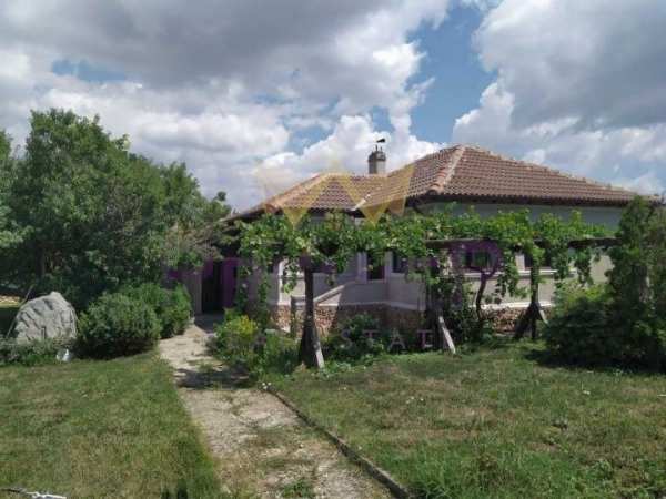 Дава под наем къща, с. българево, област добрич