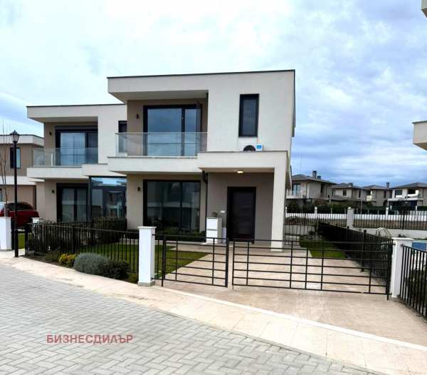 Дава под наем къща, гр. бургас, сарафово