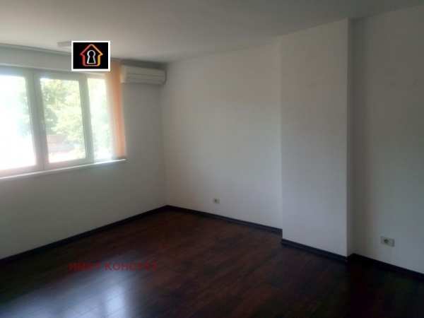 Дава под наем офис, гр. враца, център