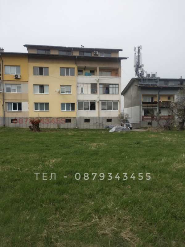 Дава под наем  място с. Драгичево, област Перник
      1373 кв.м