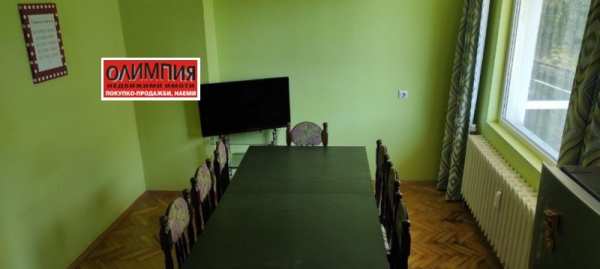 Дава под наем 4-стаен, гр. плевен, широк център