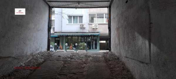 Дава под наем гараж, паркомясто, гр. бургас, център