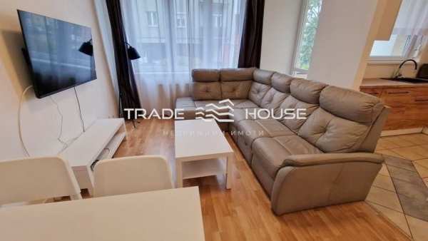 Дава под наем етаж от къща, гр. пловдив, център