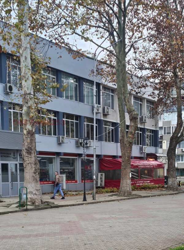 Дава под наем офис, гр. дулово, област силистра