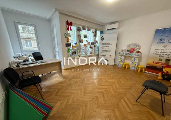 Дава под наем офис, гр. бургас, център