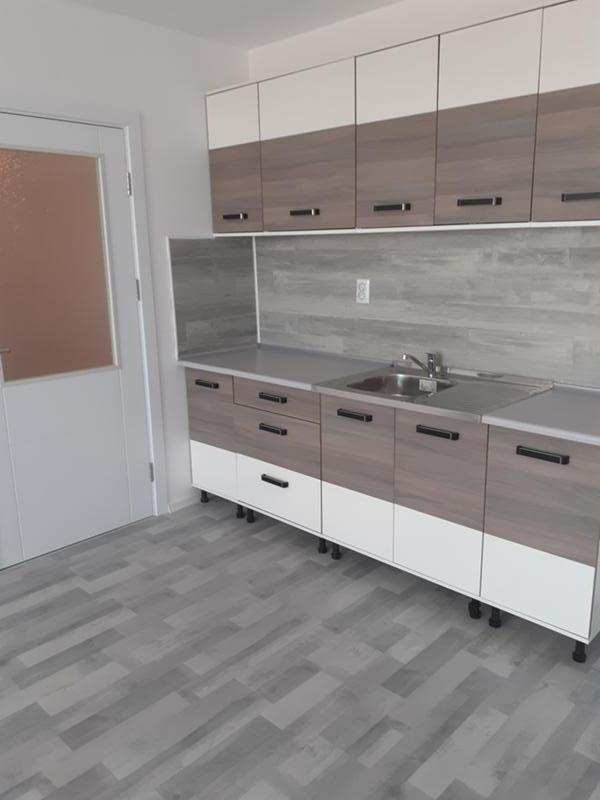 Дава под наем 3-стаен, гр. шумен, добруджански